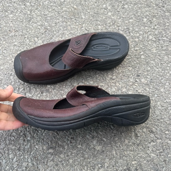 Keen Saratoga Slip-On Brown Leather Mary Janes 7.5 - Picture 4 of 10